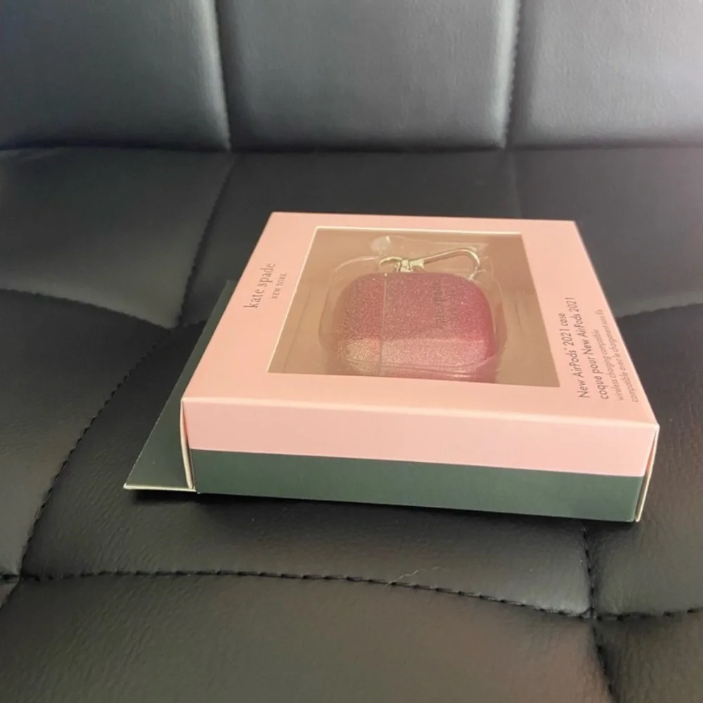 NEW🎉🎉 KATE SPADE AIRPODS CASE FOR 3rd GENERATION AIRPODS